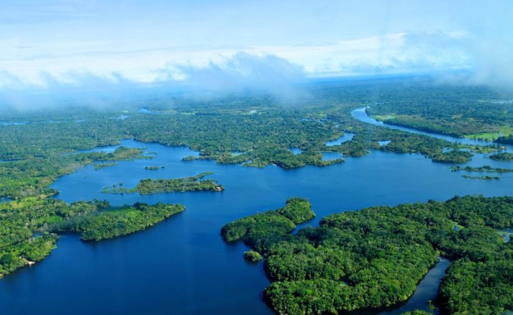 Utilizando métodos contestáveis, Equador começa a extrair petróleo na Amazônia
