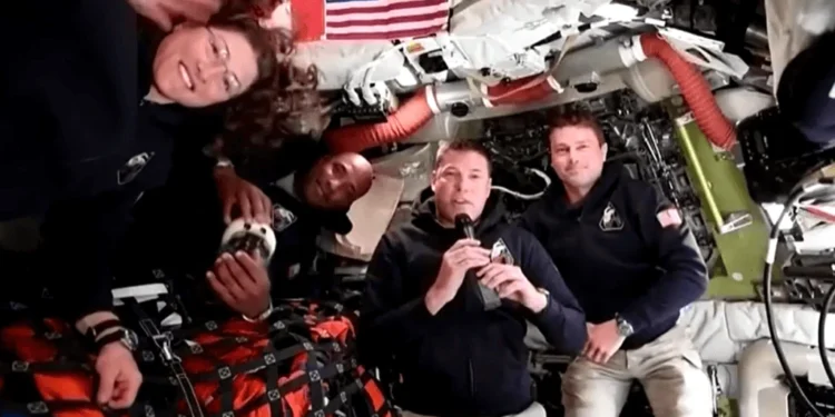 Astronautas rumo à Lua contam com “luxo” de R$ 156 milhões dentro da nave