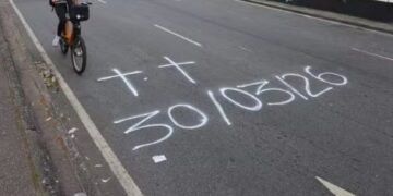 Rua que tem cruzes pintadas no chão virou sinônimo de tragédia no Brasil