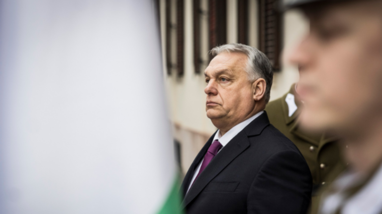 Como uma democracia iliberal morre