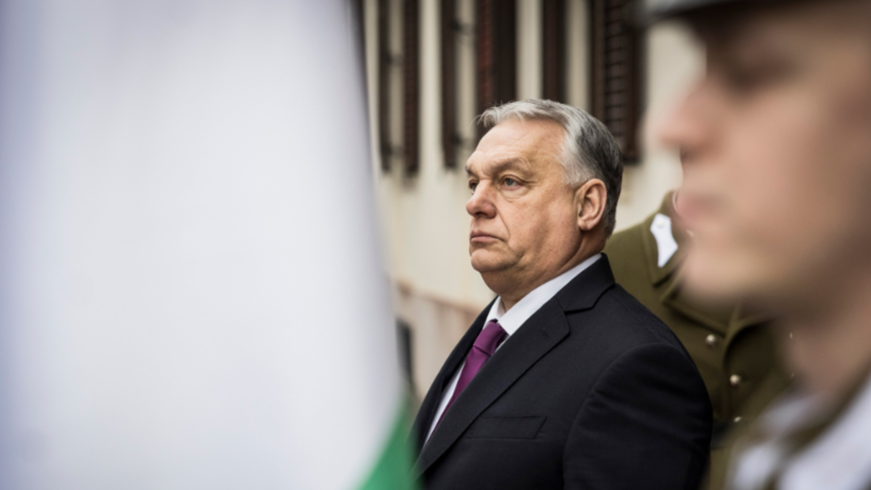 Como uma democracia iliberal morre