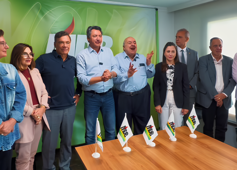 MDB confirma pré-candidaturas de Rafael Greca e Alvaro Dias no PR