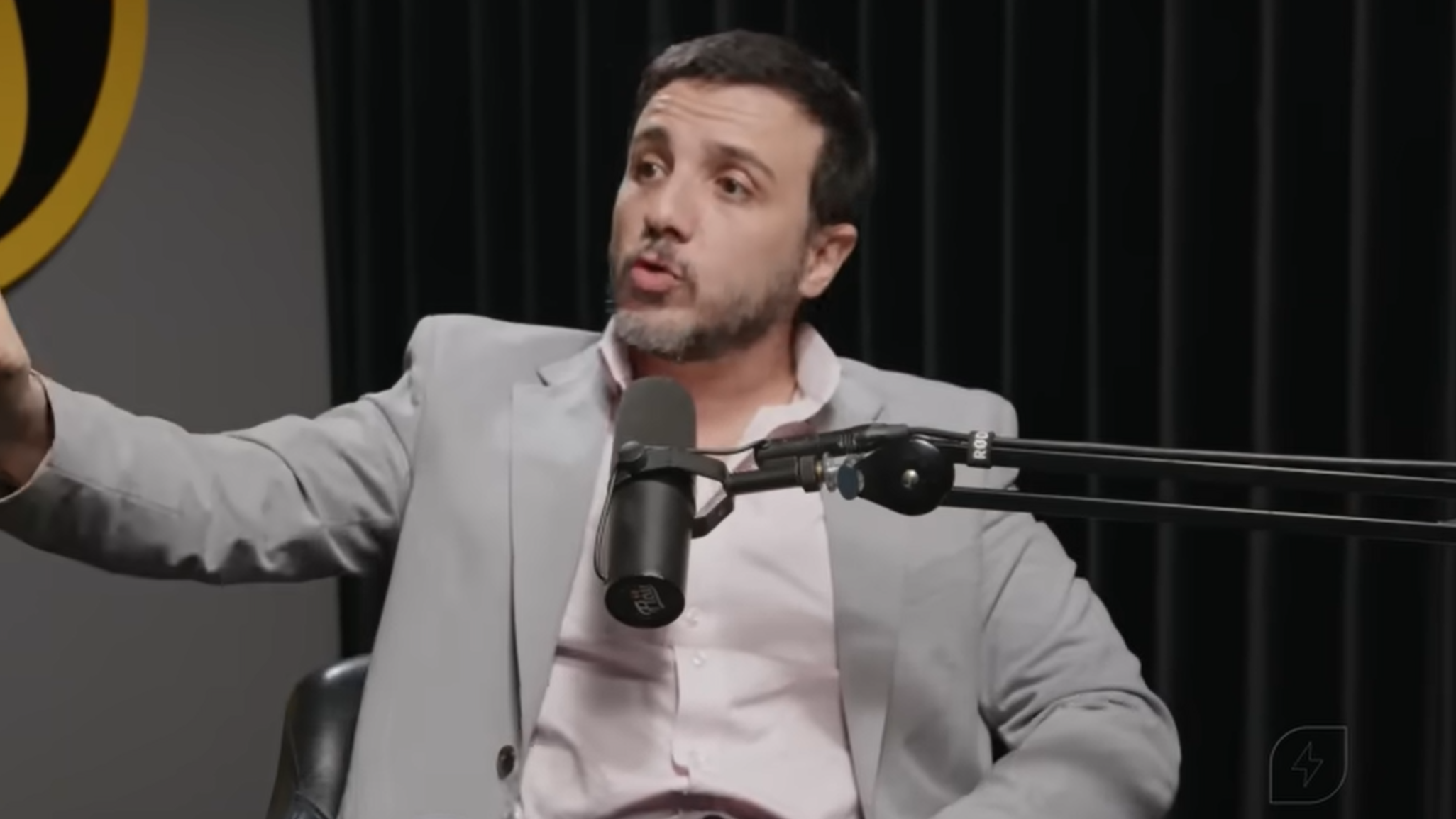 Renan Santos critica foco da mídia em Zema e busca mais reconhecimento