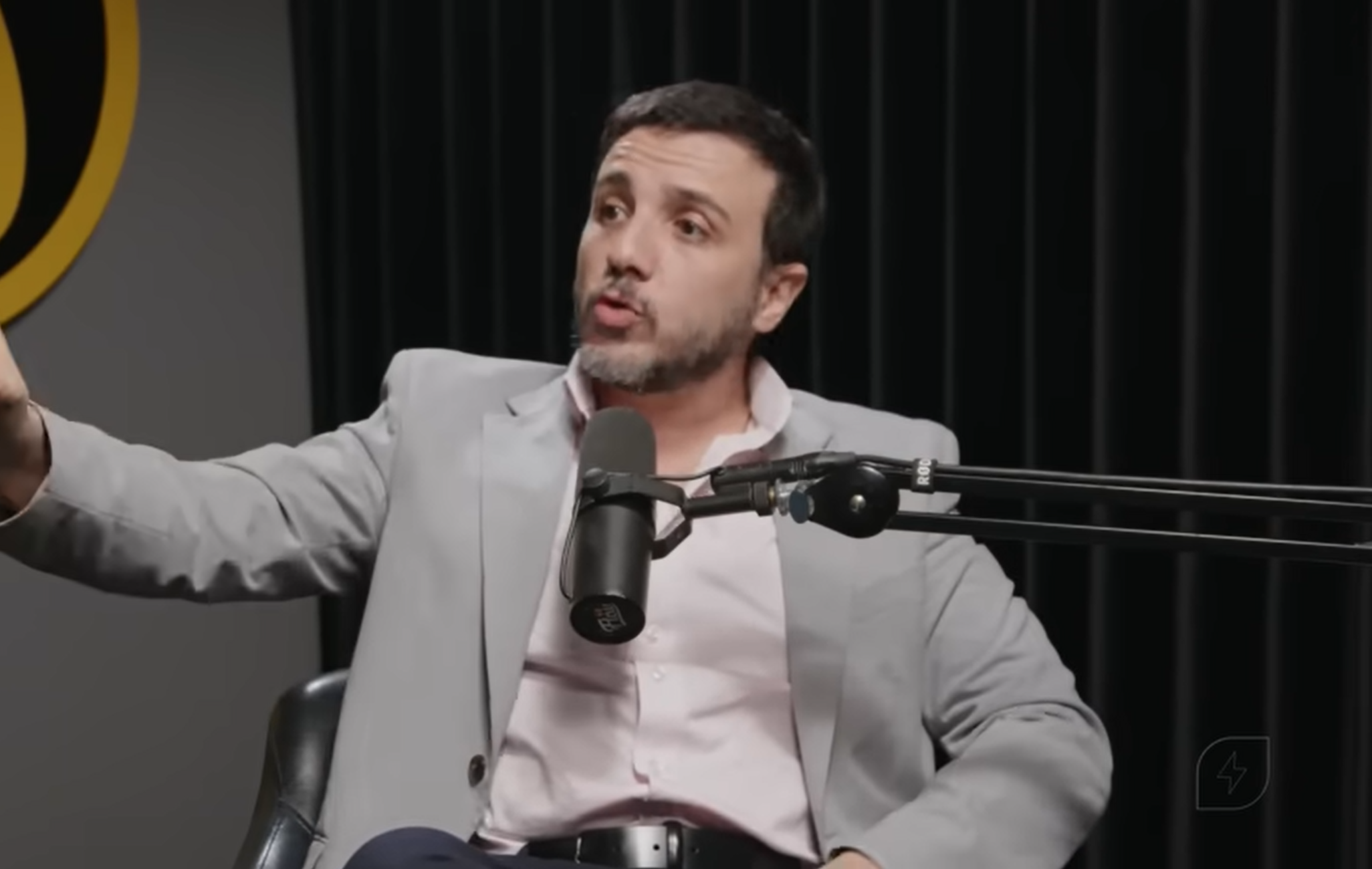 Renan Santos quer atenção