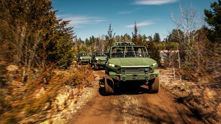 Pentágono procura Ford e GM para fabricar armas