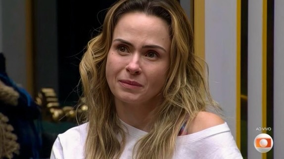 Após saber da morte do pai, Ana Paula define seu futuro no BBB