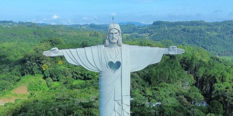 Reprodução: Instagram (@cristoprotetor.oficial)