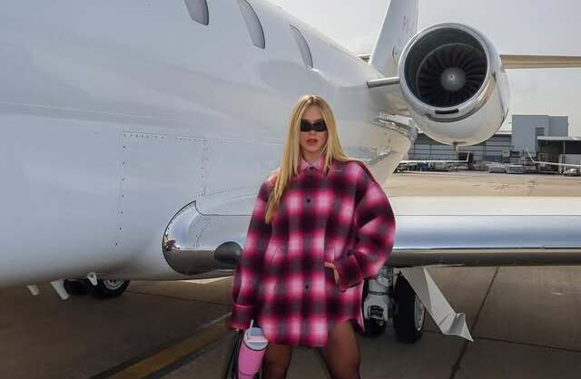 Alô, Virgínia! Influenciadora utiliza jatinho avaliado em cerca de R$ 40 milhões com capacidade de 11 pessoas