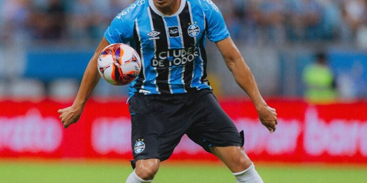 O jogador ficou famoso por algo que ele não queria.

Reprodução: Instagram (@carlosvinicius95)