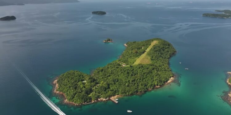Vista aérea da ilha.

Divulgação: Bossa Nova Sotheby's International Realty