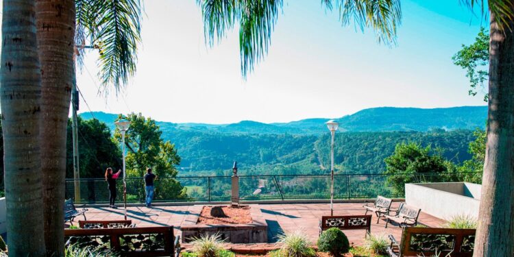 O mirante de Ivoti.

Reprodução: Banco de Imagens da Câmara de Vereadores de Ivoti