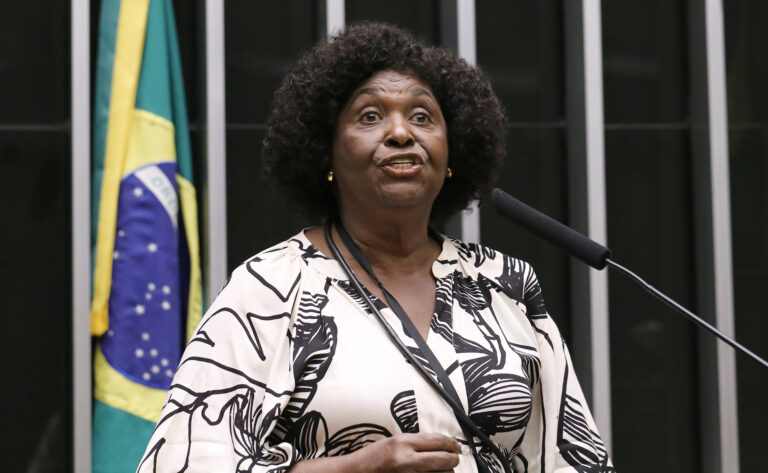 Ex-governadores lideram disputa ao Senado no RJ, indica pesquisa