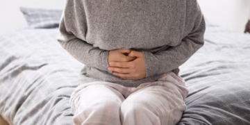 Dor de barriga em viagens? Harvard revela o que realmente acontece