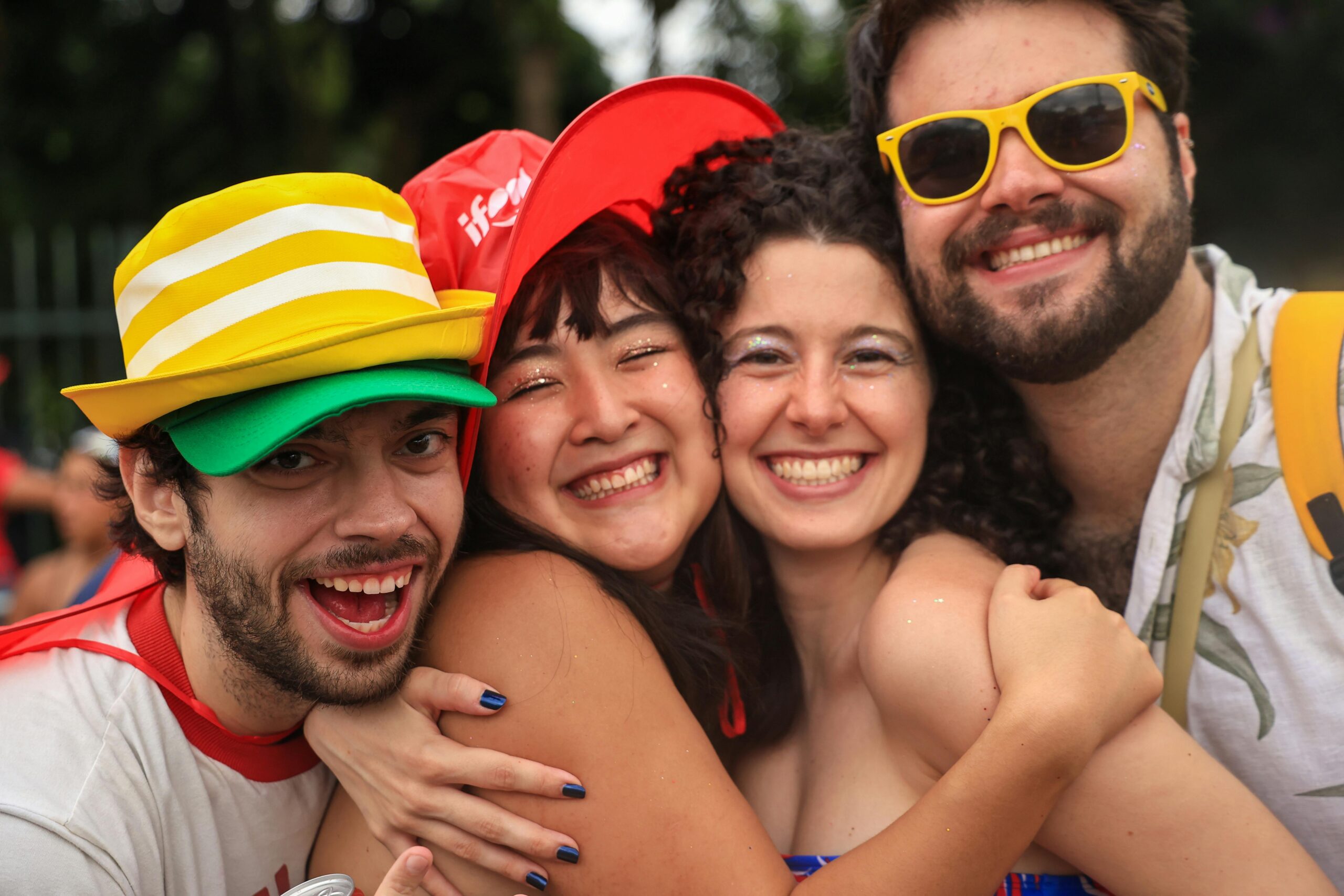 A psicologia diz: a parte mais solitária de envelhecer não é estar sozinho, mas perceber que algumas amizades desaparecem assim que você deixa de alimentá-las