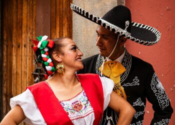 Día de los Muertos (Dia dos Mortos) é uma vibrante mexicana de 1 e 2 de novembro que homenageia entes queridos falecidos. Foto de Iván Liceaga