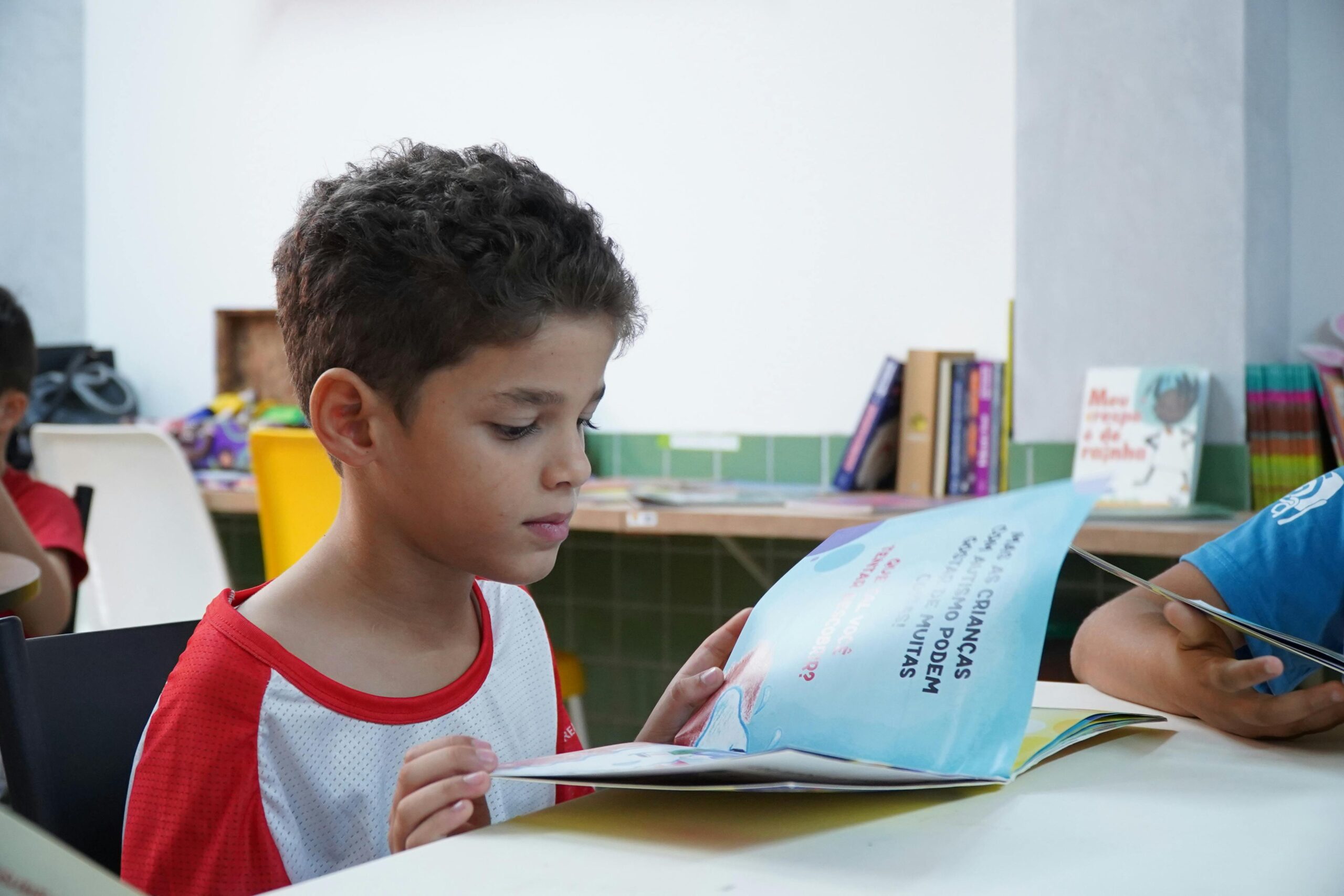 Ler histórias de ficção e fantasia desenvolve habilidades importantes para vida adulta