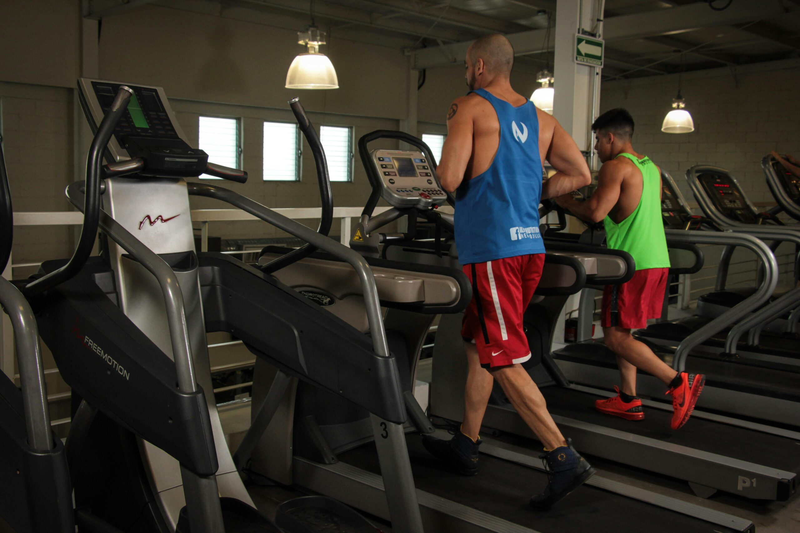 Seja saudável sem sair de casa: veja lista de exercícios para encaixar na rotina diária