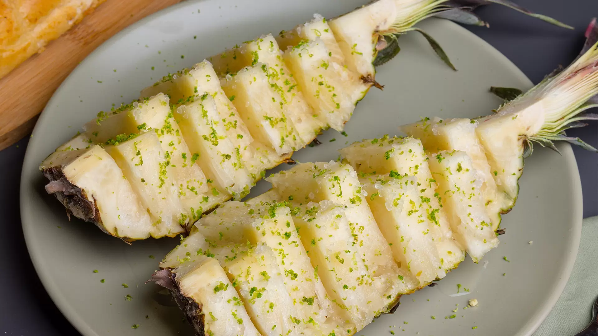 Por que todo mundo está colocando uma pitada de sal no abacaxi