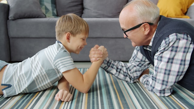 Você pode ter que sustentar seus pais na velhice: o que diz a lei