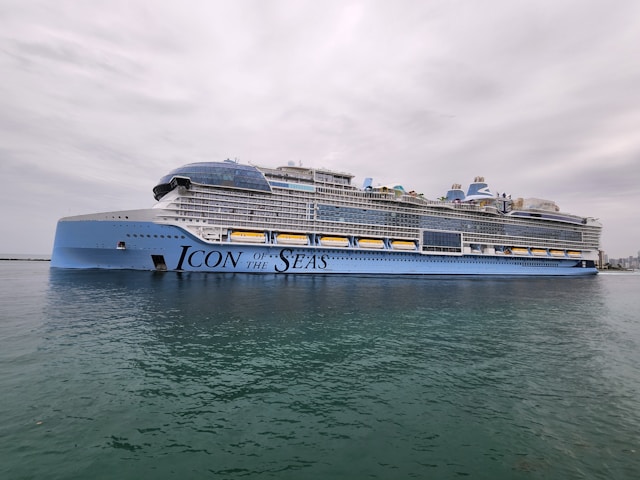 Maior que o Titanic: o “monstro” dos mares que parece uma cidade flutuante com parques aquáticos e capacidade para quase 10.000 pessoas