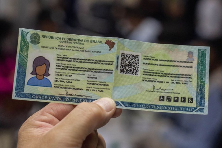 O prazo final para que brasileiros atualizem documento de forma obrigatória