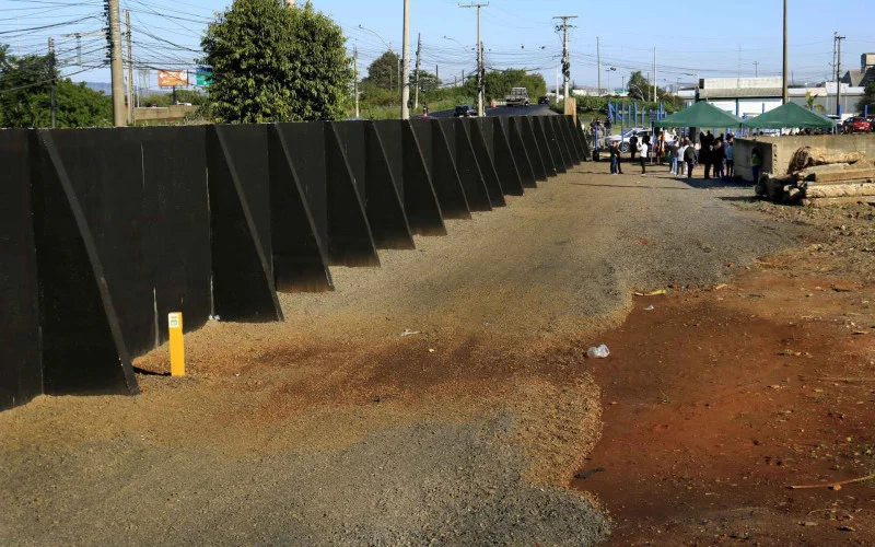 Dois anos após tragédia, prefeitura inaugura primeira obra para proteger cidade contra enchentes