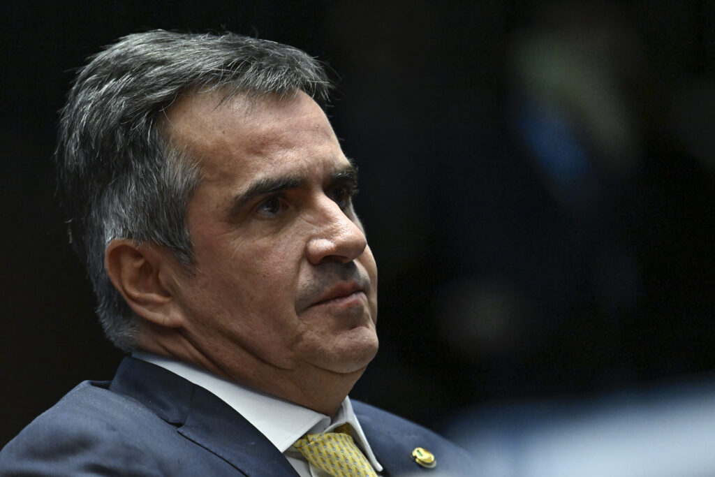 Mendonça proíbe contato entre Ciro Nogueira e o irmão