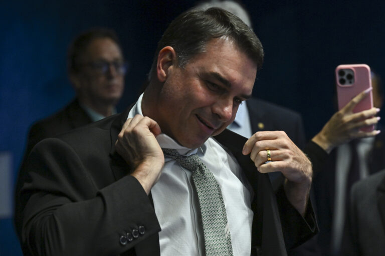 E se Flávio Bolsonaro não for candidato?