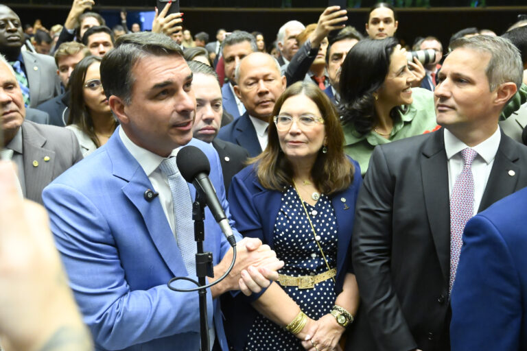 "Dinheiro privado de milhões de vítimas das fraudes de Vorcaro"
