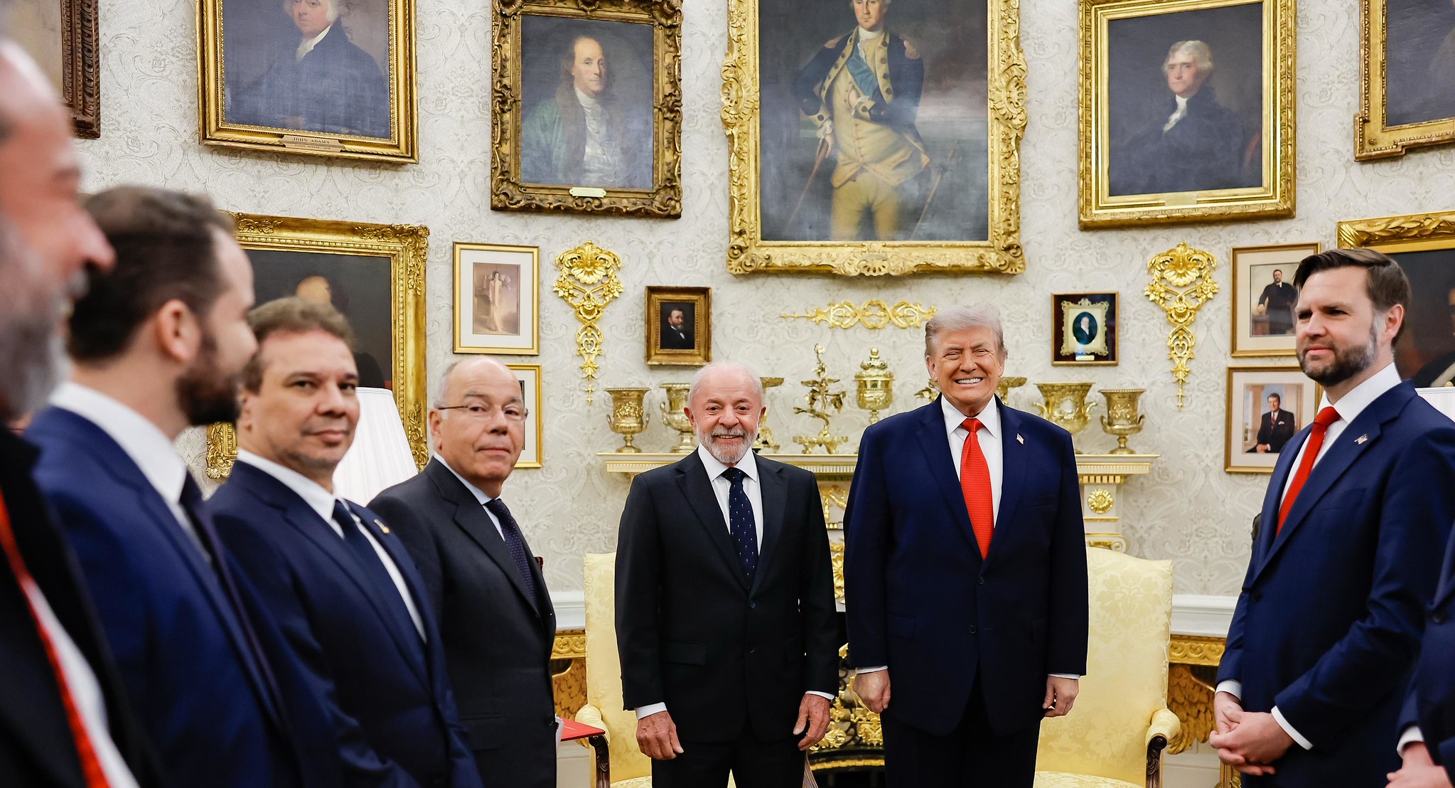 43% acham que Lula saiu mais forte do encontro com Trump, indica Quaest