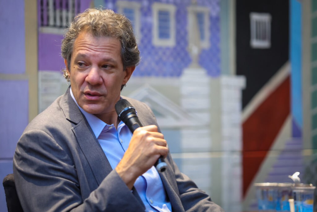 Rejeição a Haddad sobe após início de pré-campanha, aponta Paraná Pesquisas