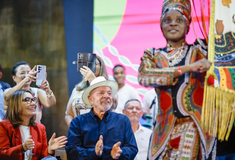 Lula absolve compradores de celulares roubados
