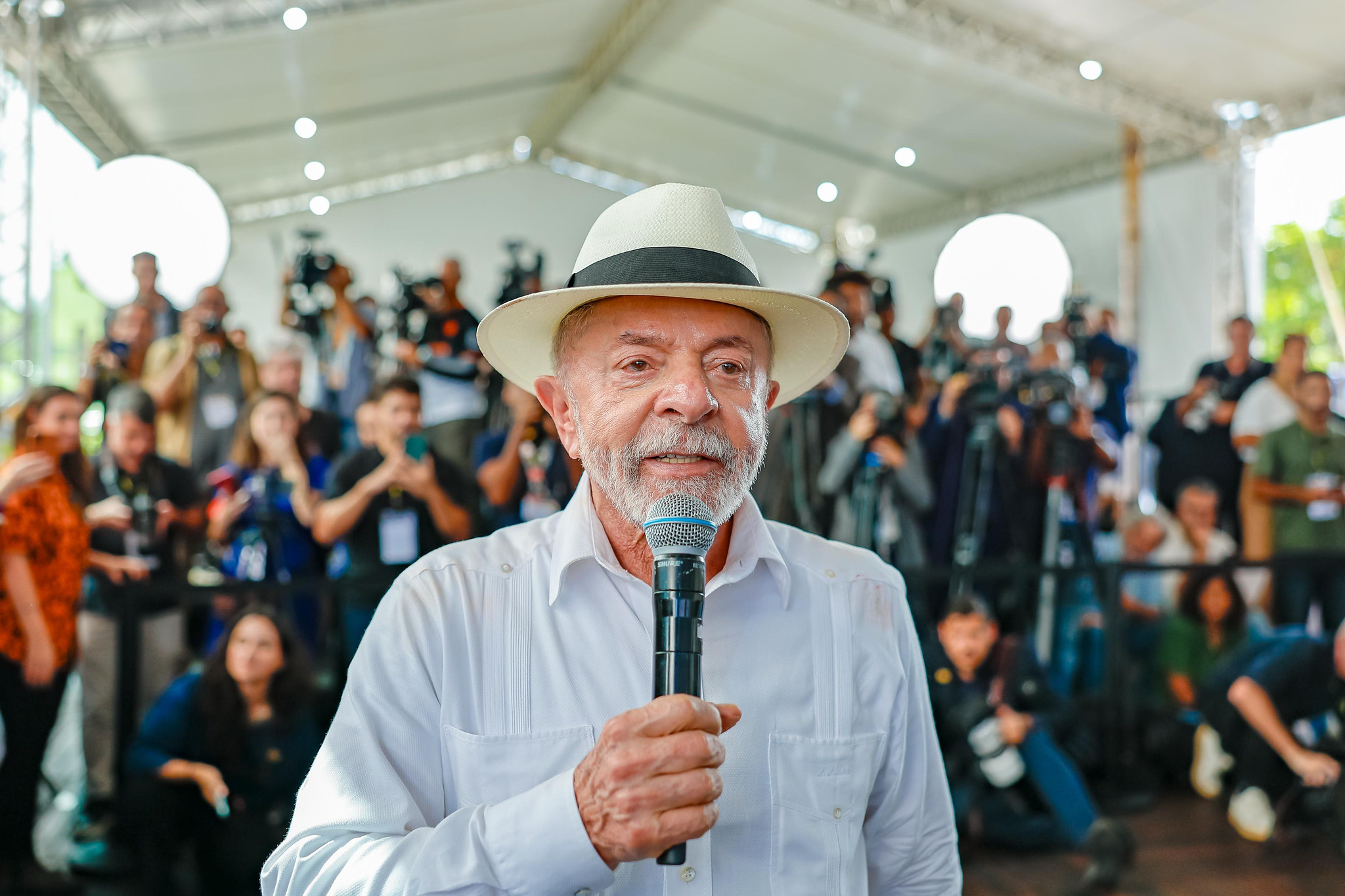 Como as dívidas influenciam o voto