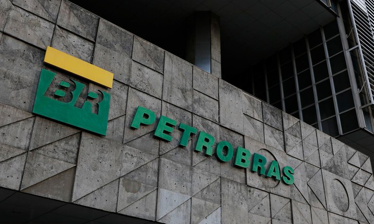 Apesar de lucro bilionário, Petrobras registra queda na arrecadação por conta da guerra no Oriente Médio