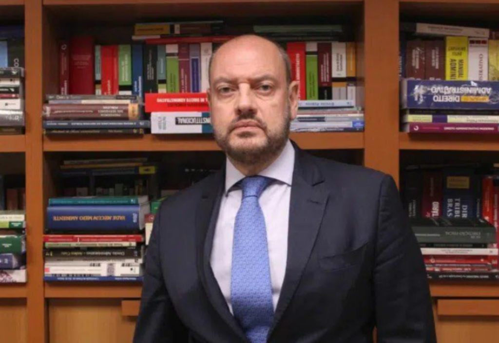 Governador interino do RJ é aprovado por 53%, indica pesquisa