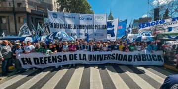 Estudantes em protesto na Argentina.

Foto: Conadu Histórica