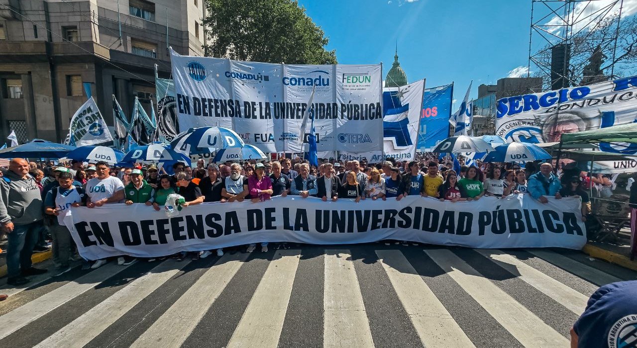Protesto contra cortes de presidente na educação reúnem mais de um milhão de pessoas