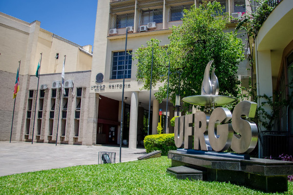 Universidade Federal oferta 400 vagas para especialização gratuita e a distância