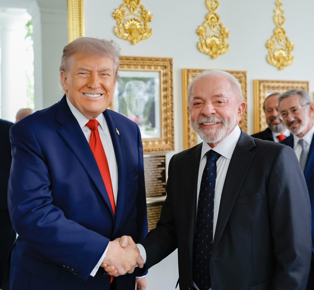 Fique longe, Trump
