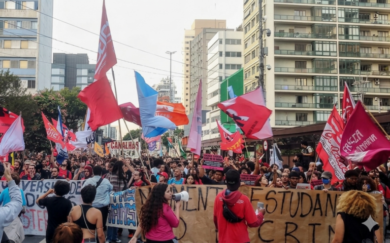 A universidade que trocou o ensino pela militância
