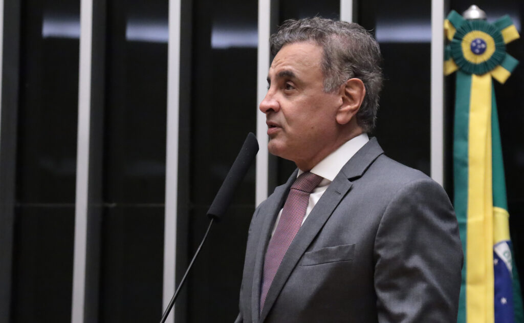 A primeira pesquisa de Aécio como pré-candidato a presidente