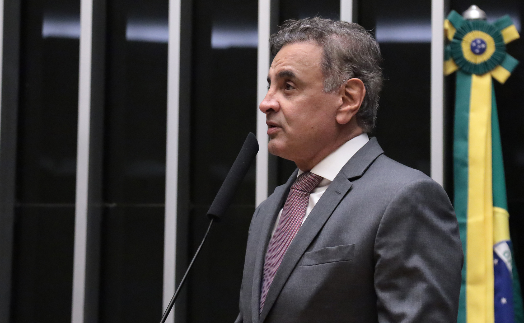 A primeira pesquisa de Aécio como pré-candidato a presidente