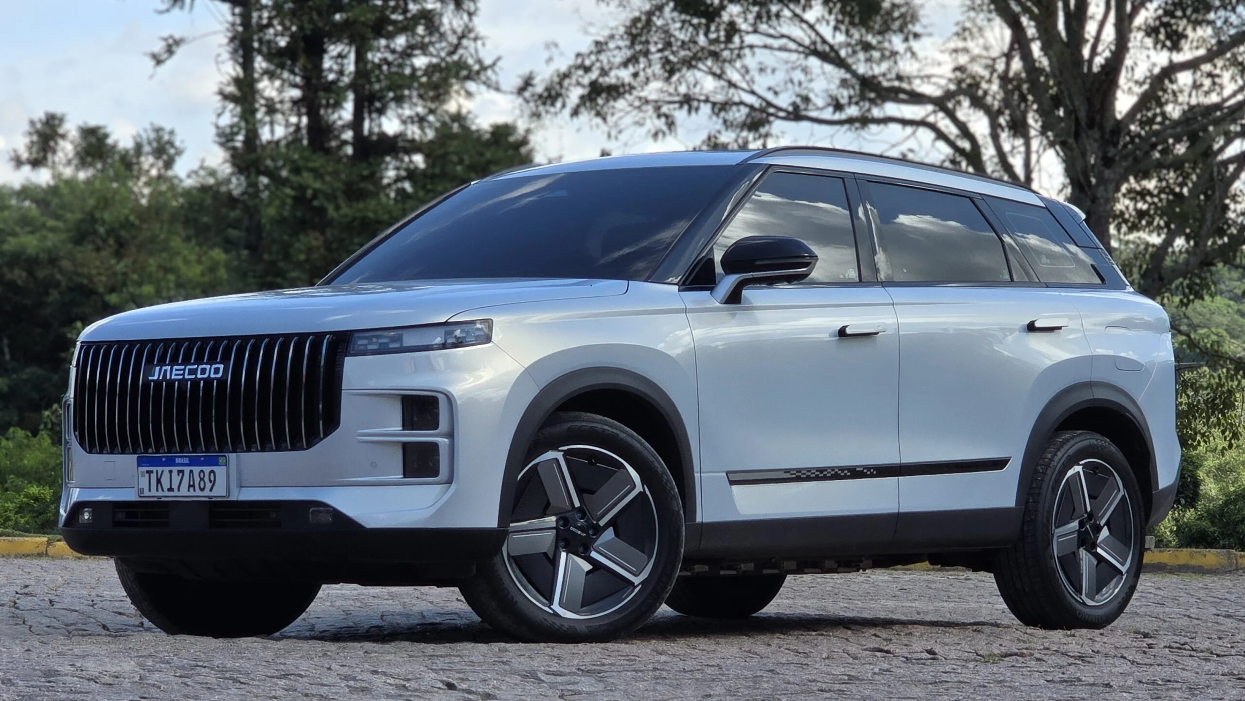 SUV híbrida modelo Elite chega ao Brasil por valor abaixo dos concorrentes e se torna o mais barato da categoria