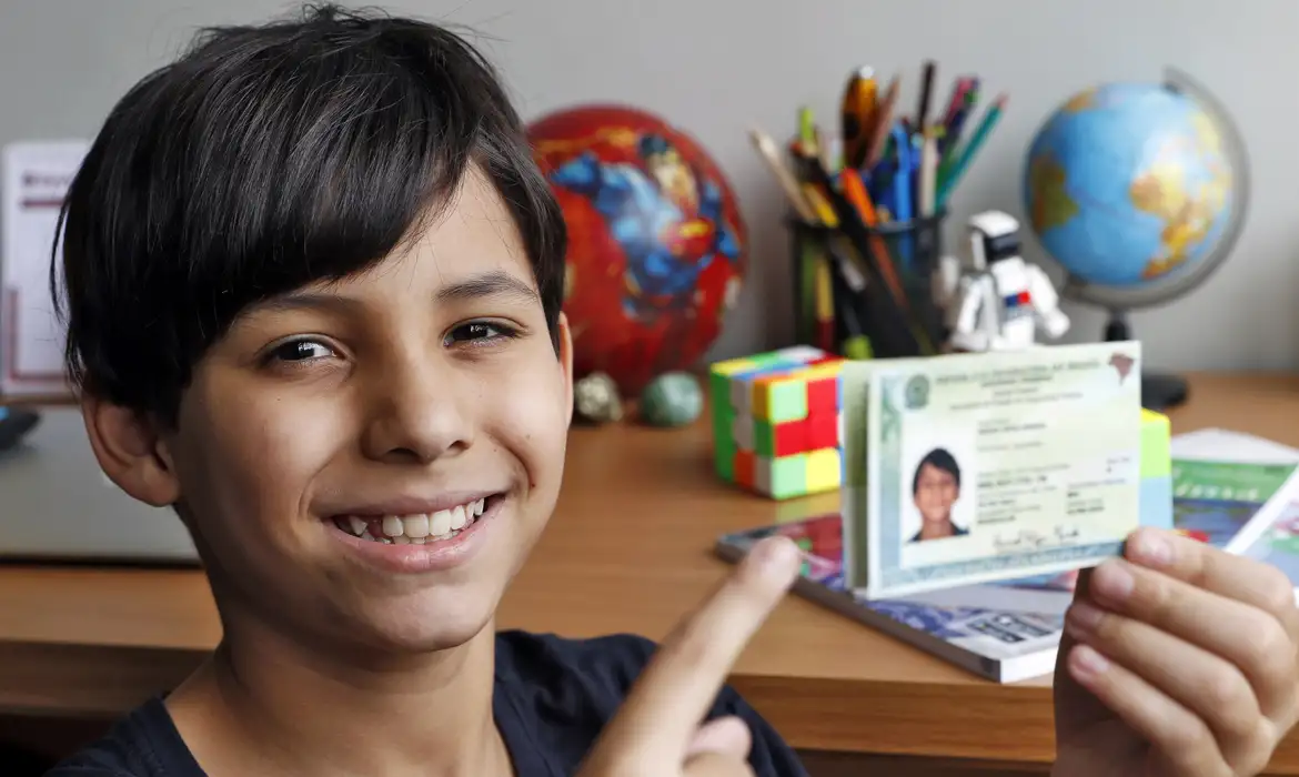 Nova carteira de identidade pode ser emitida sem sair de casa