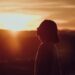 A exposição solar é vital para processar vitamina D.

Foto: Dương Nhân / Pexels