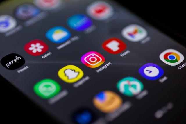 Dona do Facebook e do Instagram fecha acordo na justiça após ser acusada de viciar usuários