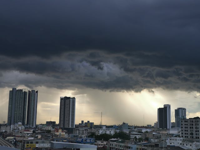 Frente fria chega ao Sul do Brasil e trazendo temporais e ventanias
