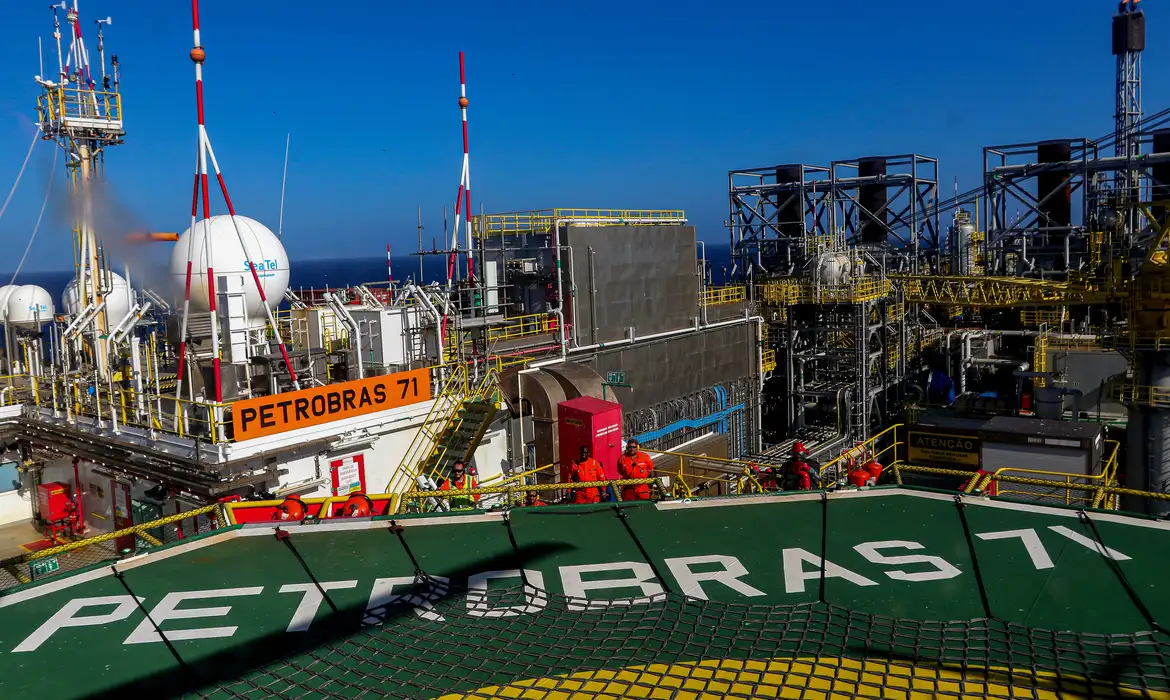 Petrobras aceita proposta do governo e valores dos combustíveis no Brasil devem receber reajuste