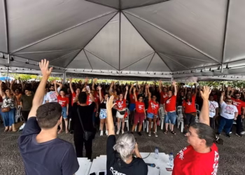 Servidores durante ato.

Foto: Sintrasem