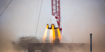 Teste de aterrissagem dos propulsores Dragin da SpaceX.

Foto: NASA Kennedy / Flickr